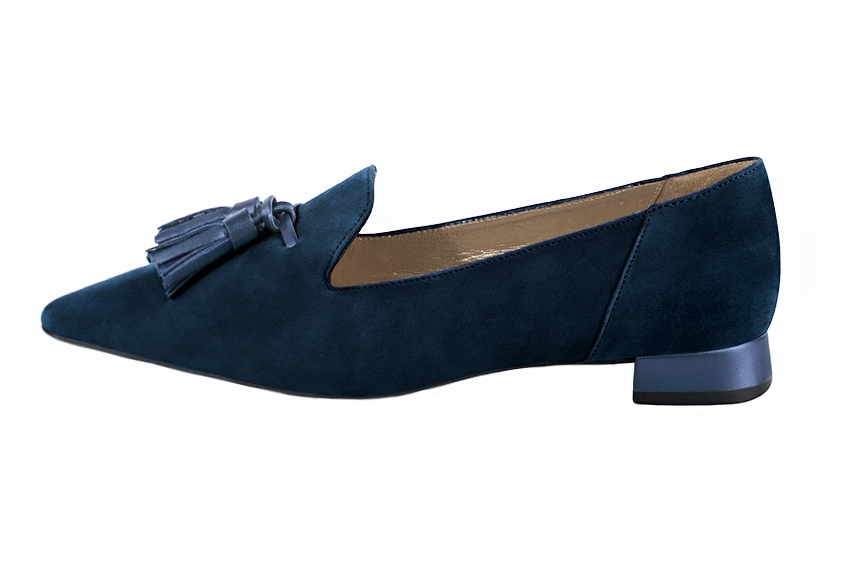Navy blue women's loafers with pompons. Pointed toe. Flat flare heels. Profile view - Florence KOOIJMAN